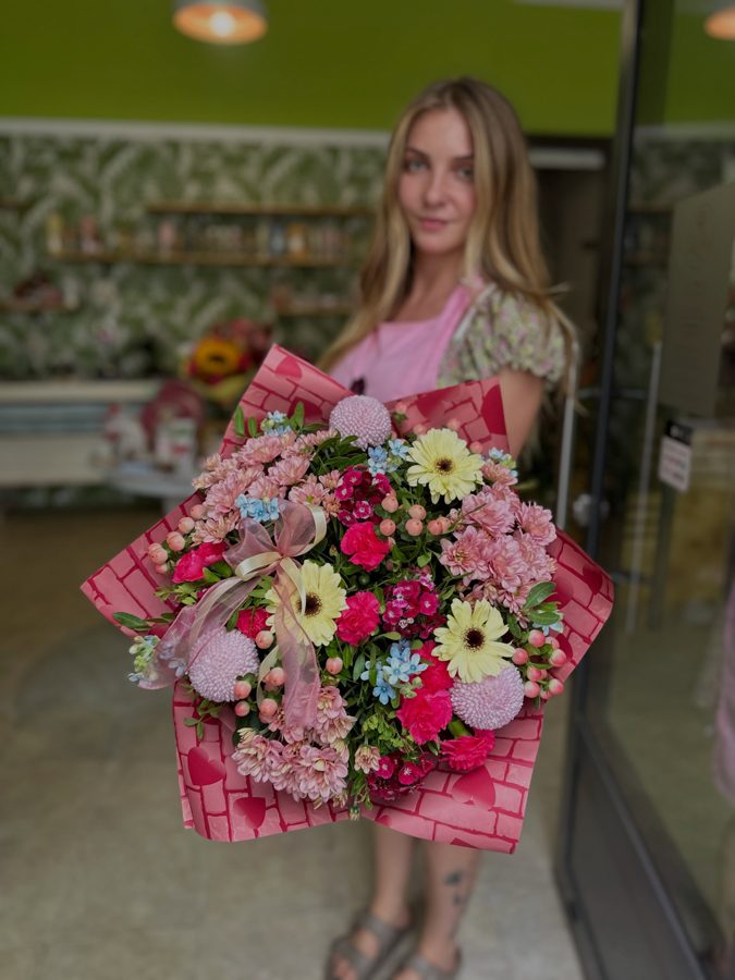 Dárková kytice k výročí na objednávku.🌺 Čeká Vás také výročí, narozeninová oslava, svatba či jiná důležitá životní událost? Ozvěte se mi do zpráv a společně vymyslíme ideální kytič