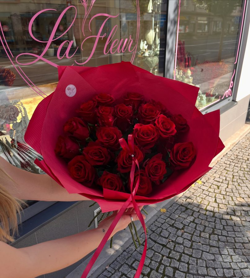 Kytice rudých růží.🌺🌹